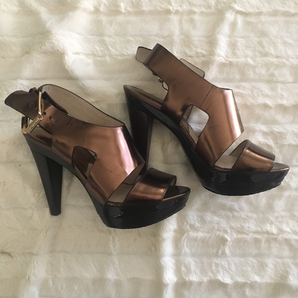Beautiful bronze Michael Kors platform sandals